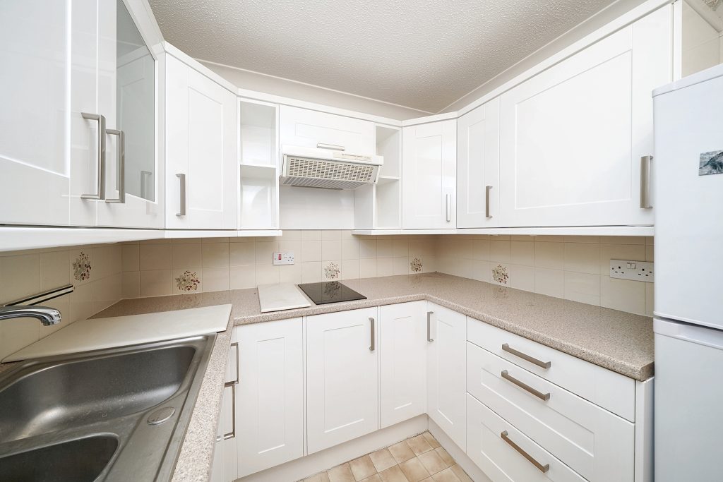 24 Swanbrook Court, Bridge Avenue, Maidenhead, SL6 1YZ