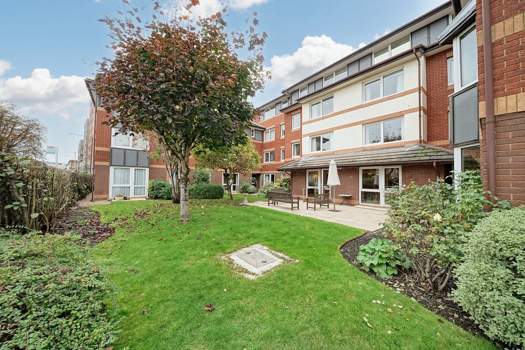 24 Swanbrook Court, Bridge Avenue, Maidenhead, SL6 1YZ