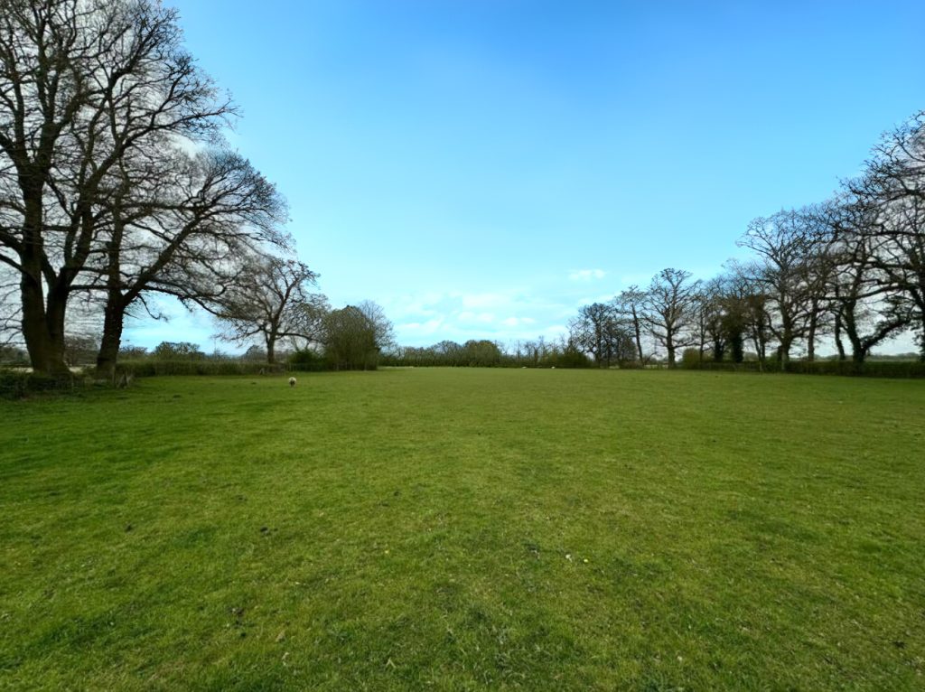 Land on St Piers Lane, Lingfield, RH7 6PN