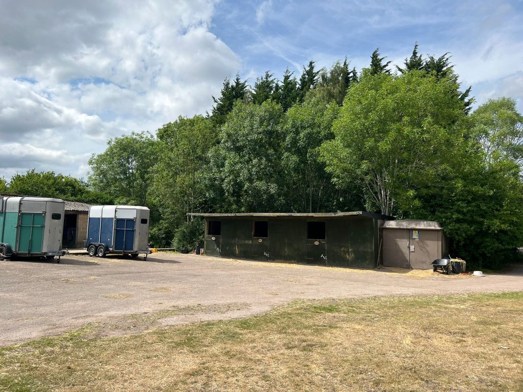 Land and Stables off Sharpenhoe Road, Barton-le-Clay, Bedfordshire, MK45 4SE