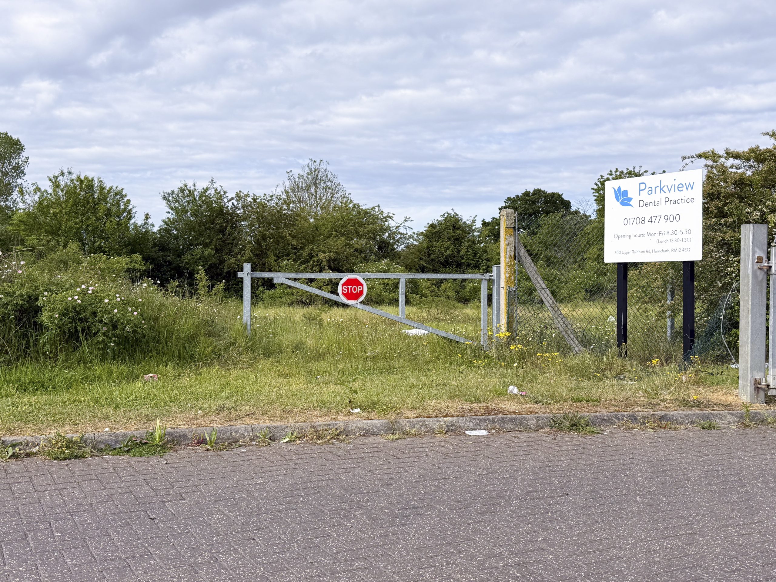Upper Rainham Road, Hornchurch RM12 4EY, UK